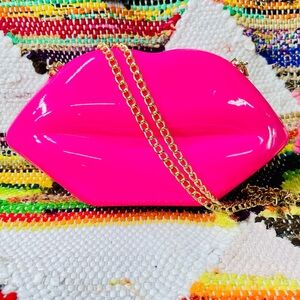Hot Pink Lips Chainlink Crossbody Handbag
